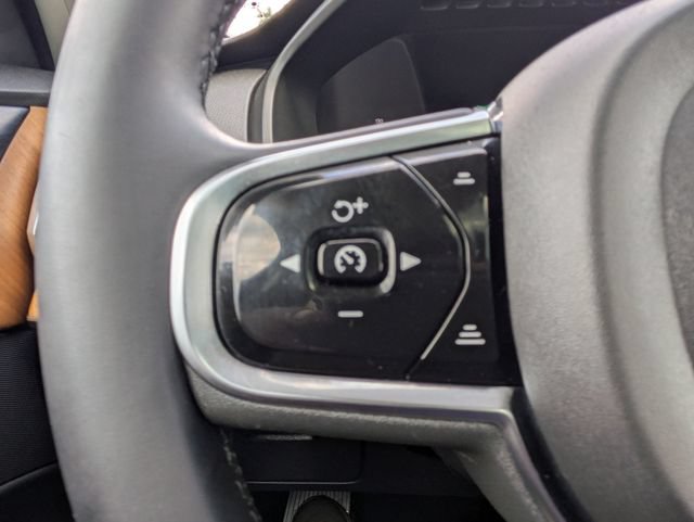 Certified 2023 Volvo XC90 T8 Plus AWD/4WD image 18