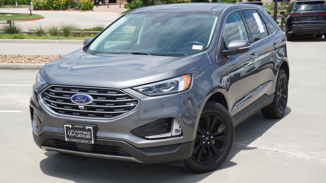 Used 2022 Ford Edge Titanium w/ Equipment Group 301A AWD/4WD image 2