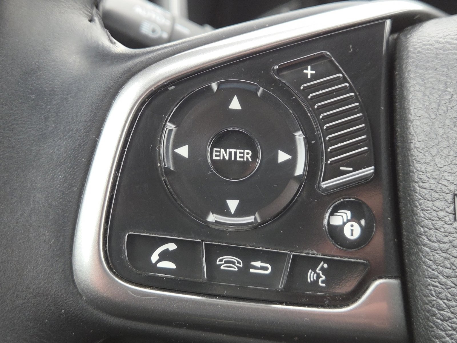 Used 2017 Honda CR-V Touring image 33