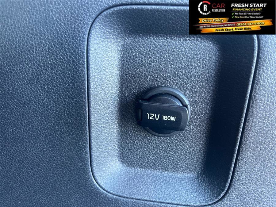 Used 2024 Kia Carnival LX image 13