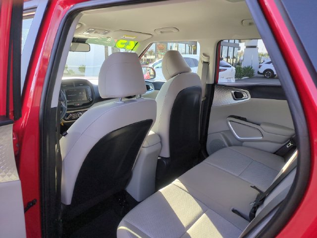 Certified 2025 Kia Soul LX w/ LX Technology Package FWD image 26