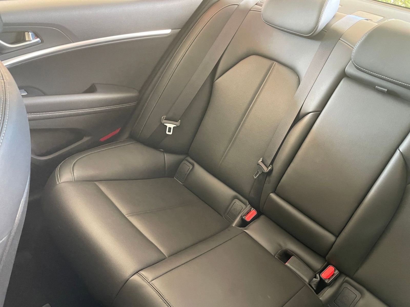 Used 2025 Genesis G70 2.5T image 40