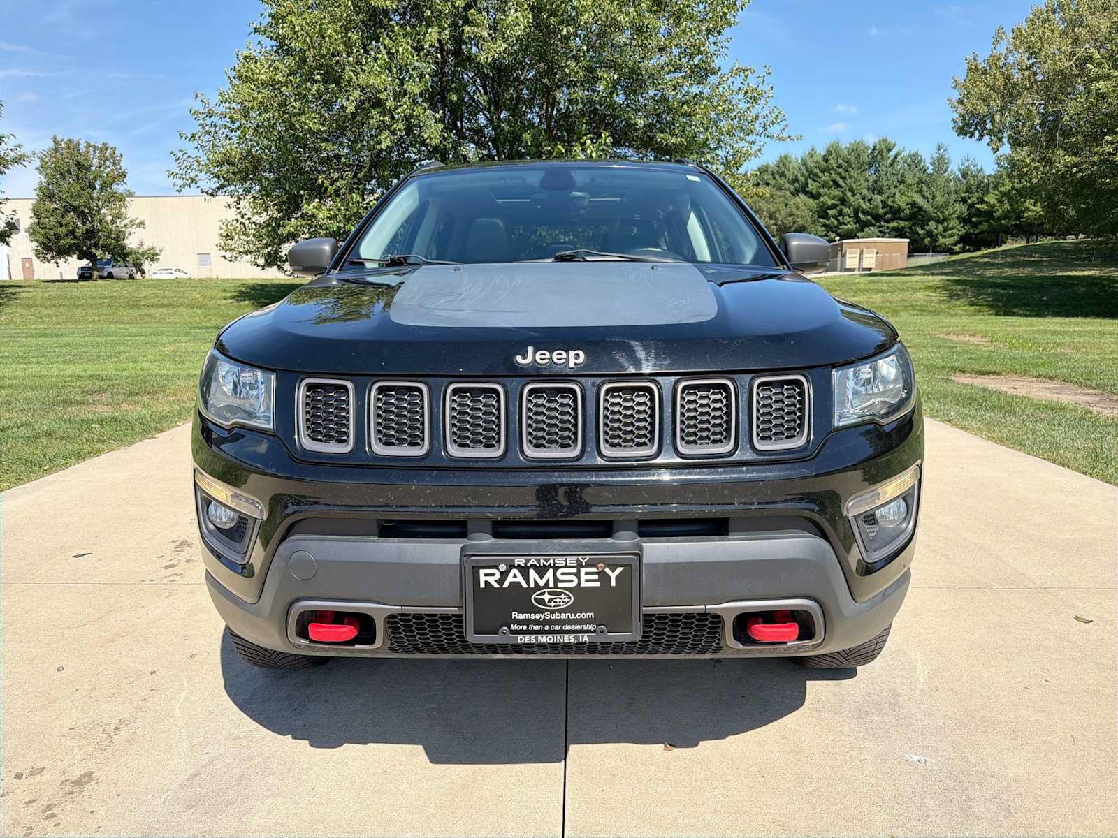 Used 2017 Jeep Compass Trailhawk w/ Leather Interior Group AWD/4WD image 9