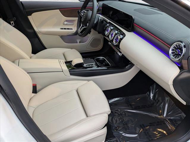 Used 2023 Mercedes-Benz CLA 250 image 21