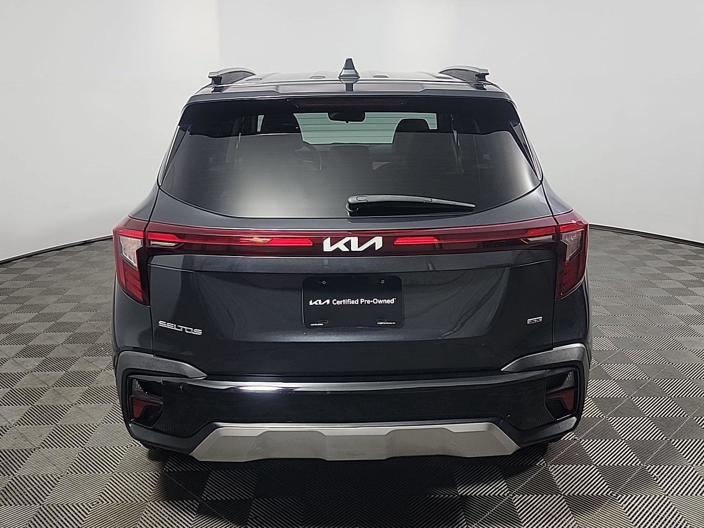 Used 2024 Kia Seltos EX AWD/4WD image 5