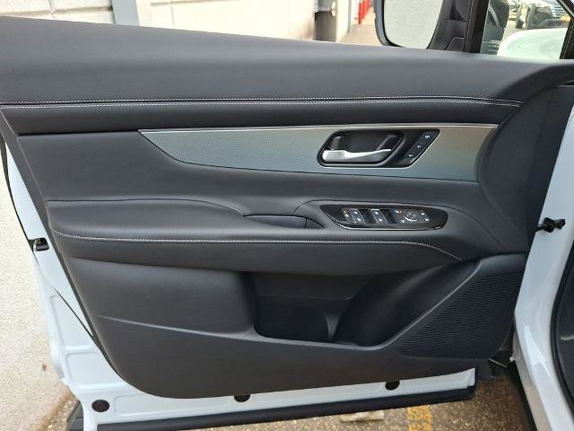 Certified 2025 Nissan Murano SL image 14