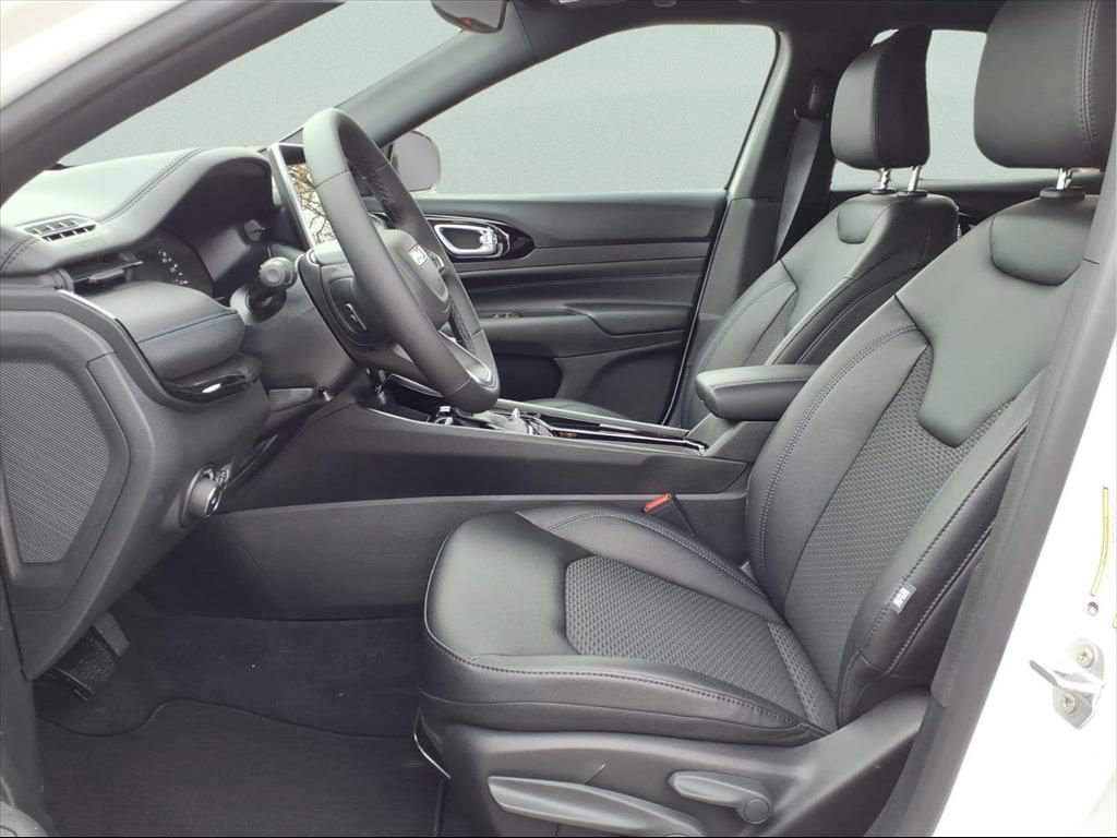 New 2026 Jeep Compass Latitude image 8