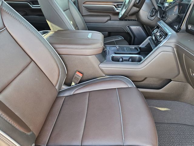 Used 2025 GMC Sierra 3500 Denali w/ Denali Reserve Package image 15