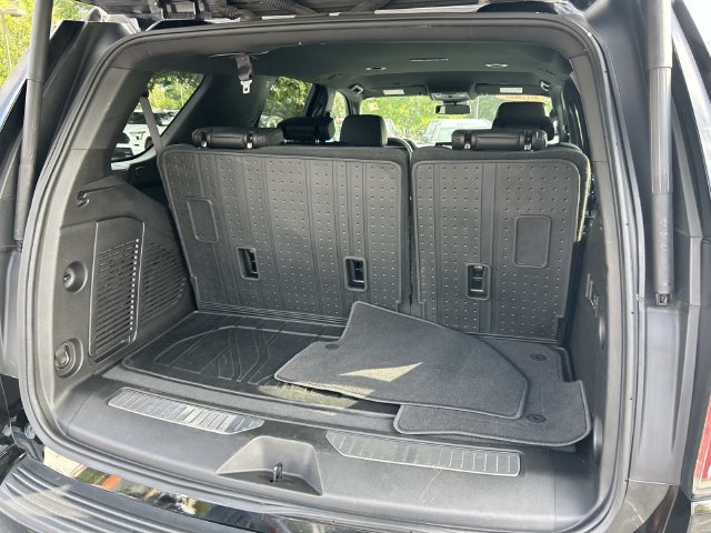 Used 2023 Chevrolet Tahoe Z71 w/ Luxury Package AWD/4WD image 12