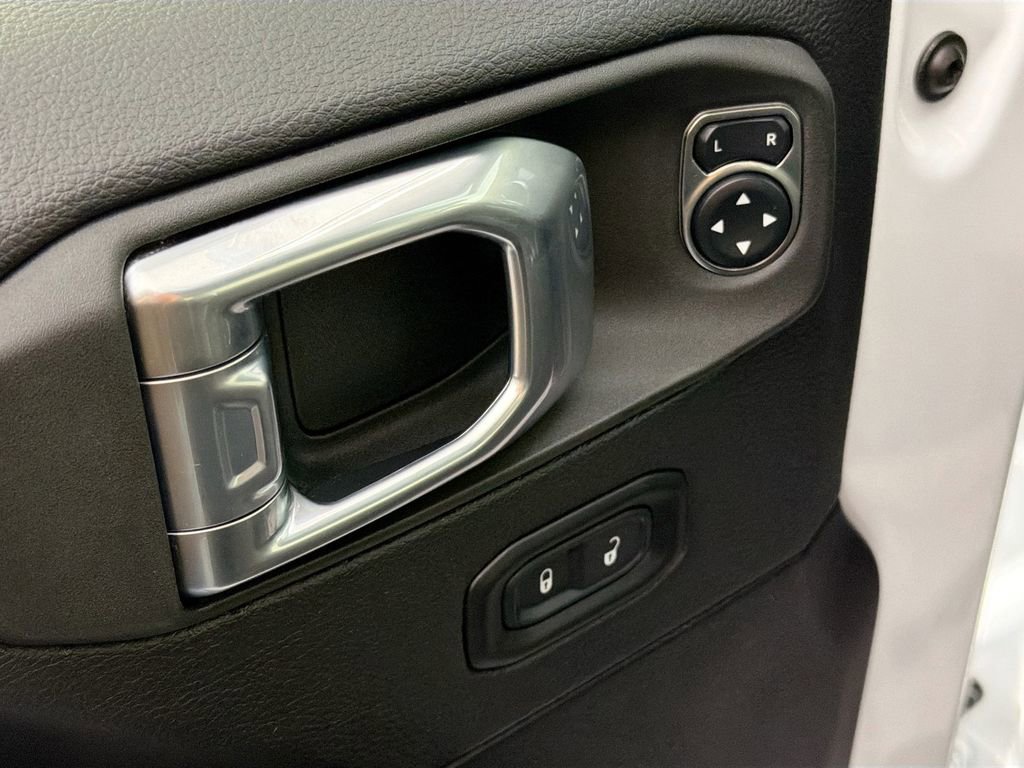Used 2021 Jeep Wrangler Unlimited Sahara image 18