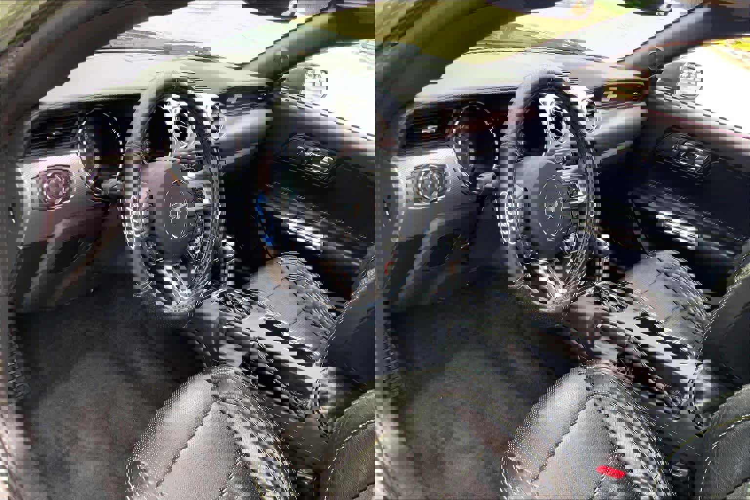 Used 2017 Ford Mustang Coupe RWD image 15