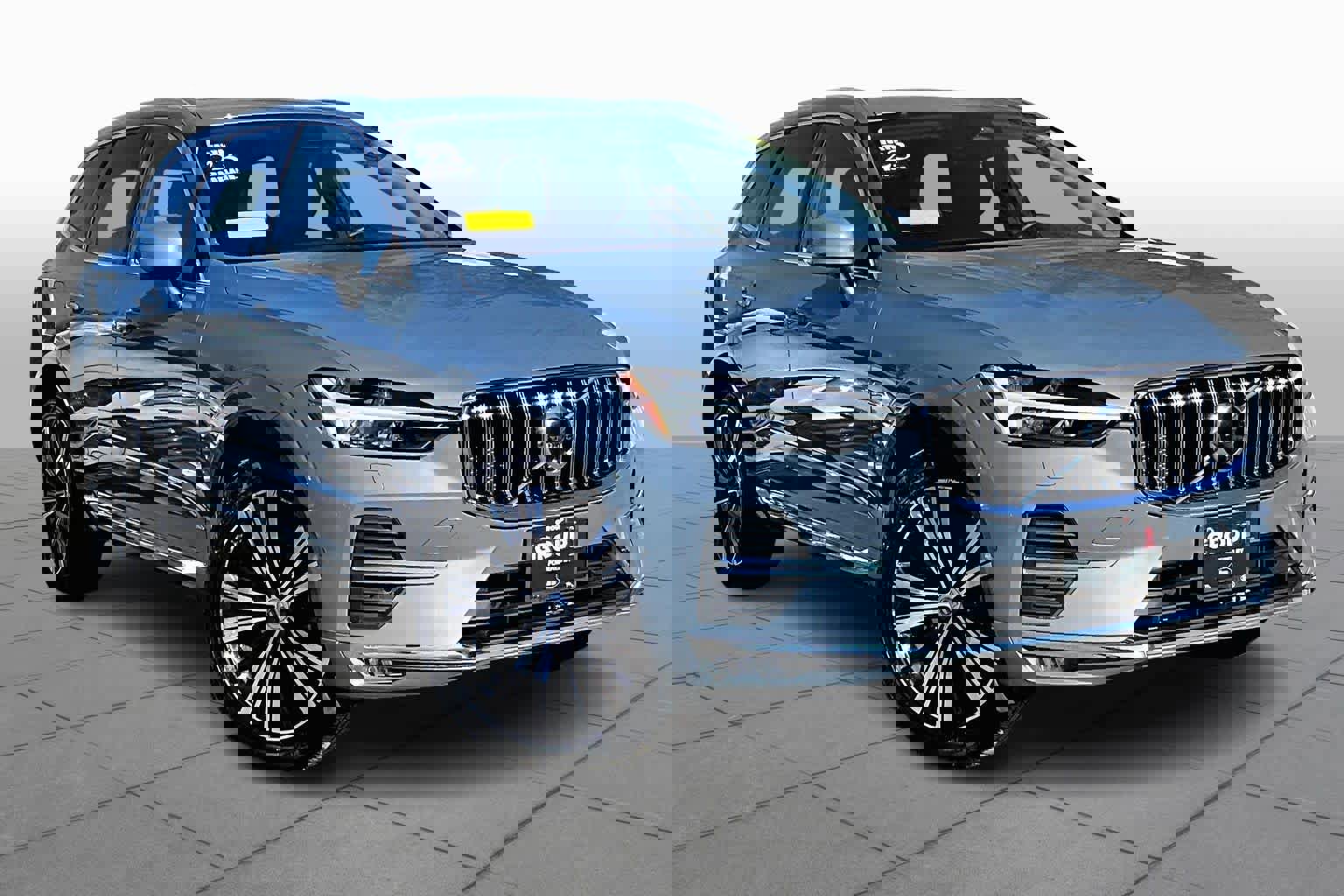 Certified 2023 Volvo XC60 B5 Plus w/ Climate Package image 2
