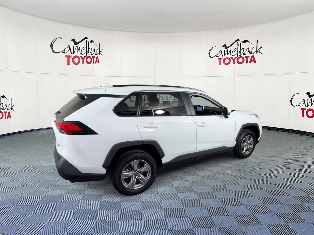 Used 2025 Toyota RAV4 XLE FWD image 2