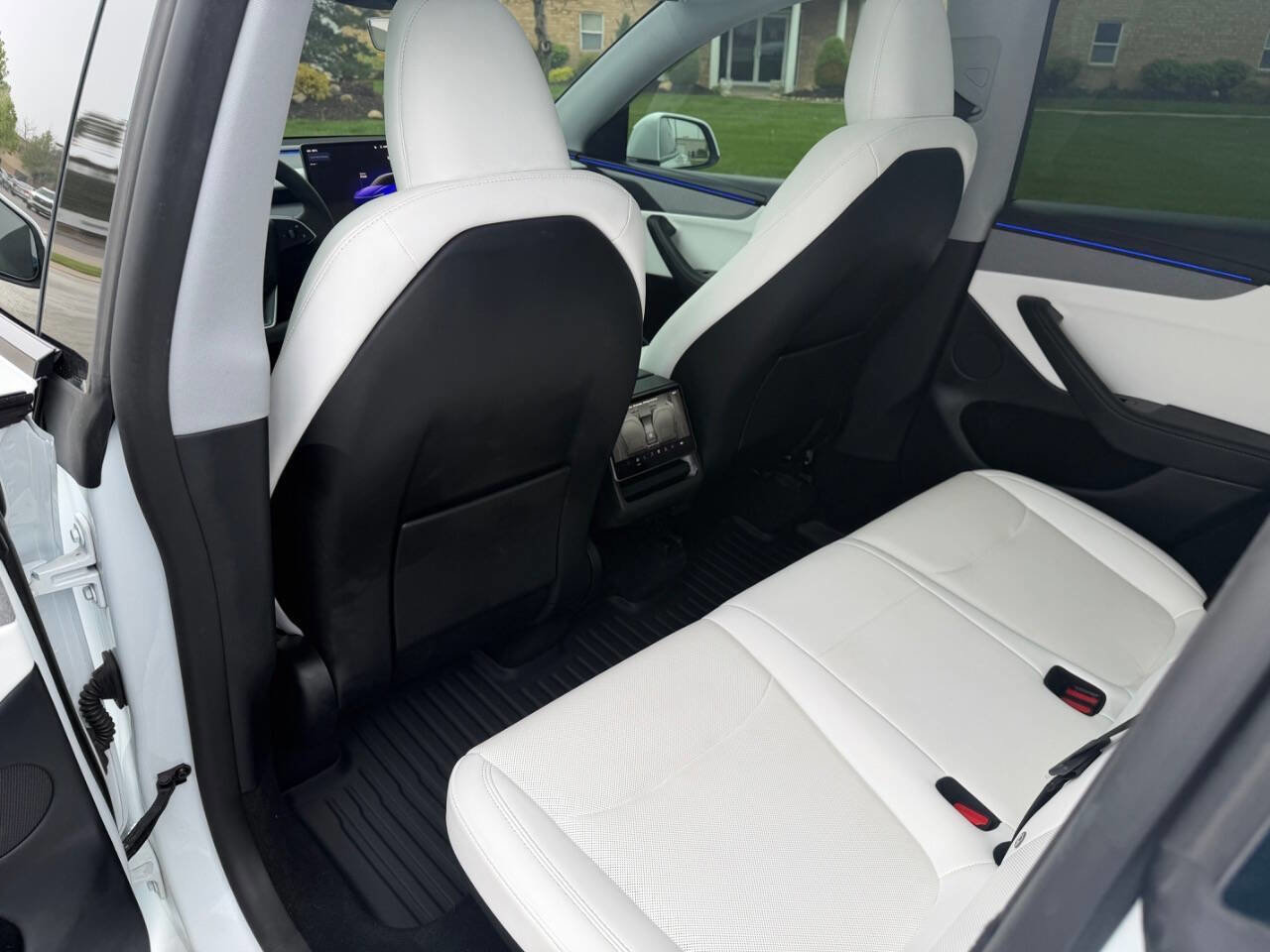 Used 2026 Tesla Model Y Long Range AWD/4WD image 9