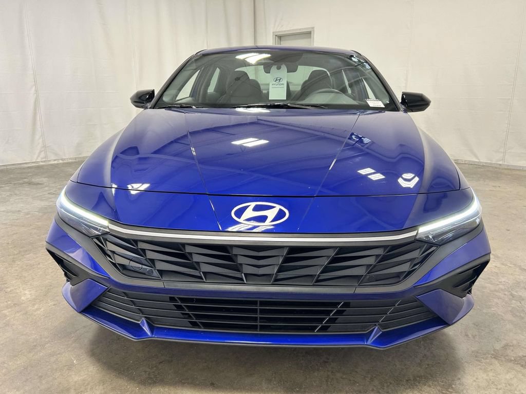 Certified 2025 Hyundai Elantra Sport FWD image 6