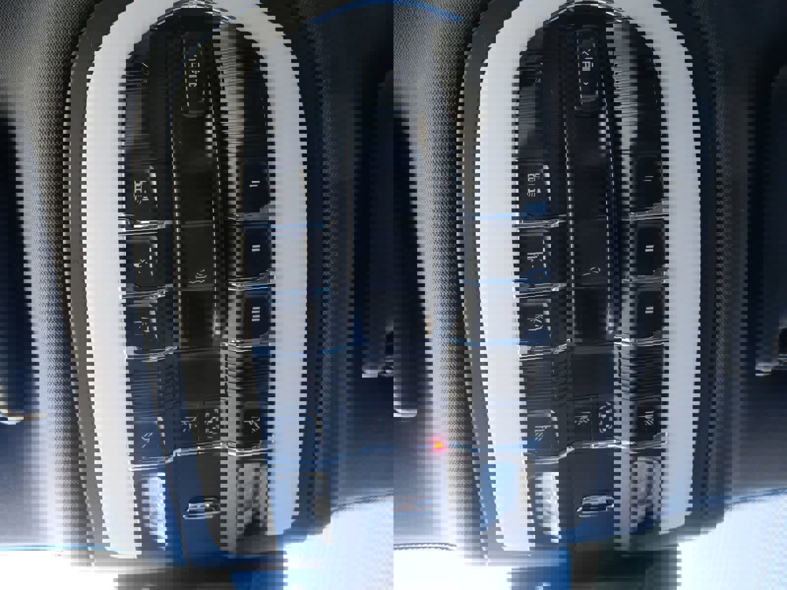 Certified 2023 Porsche Macan image 27