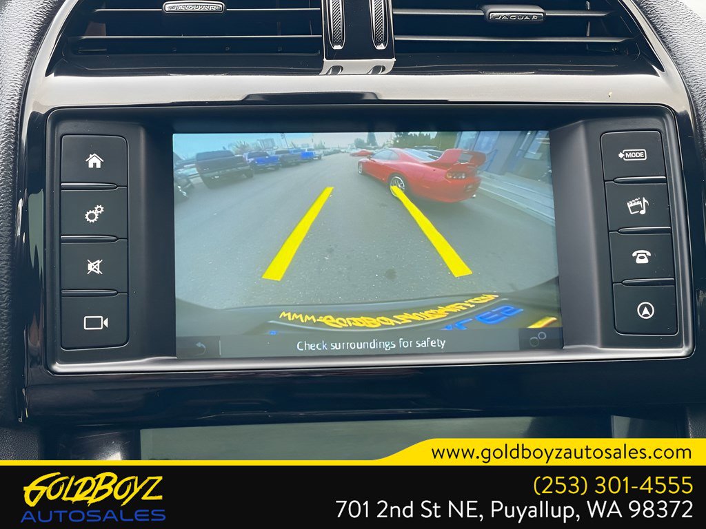 Used 2018 Jaguar F-PACE Premium image 31