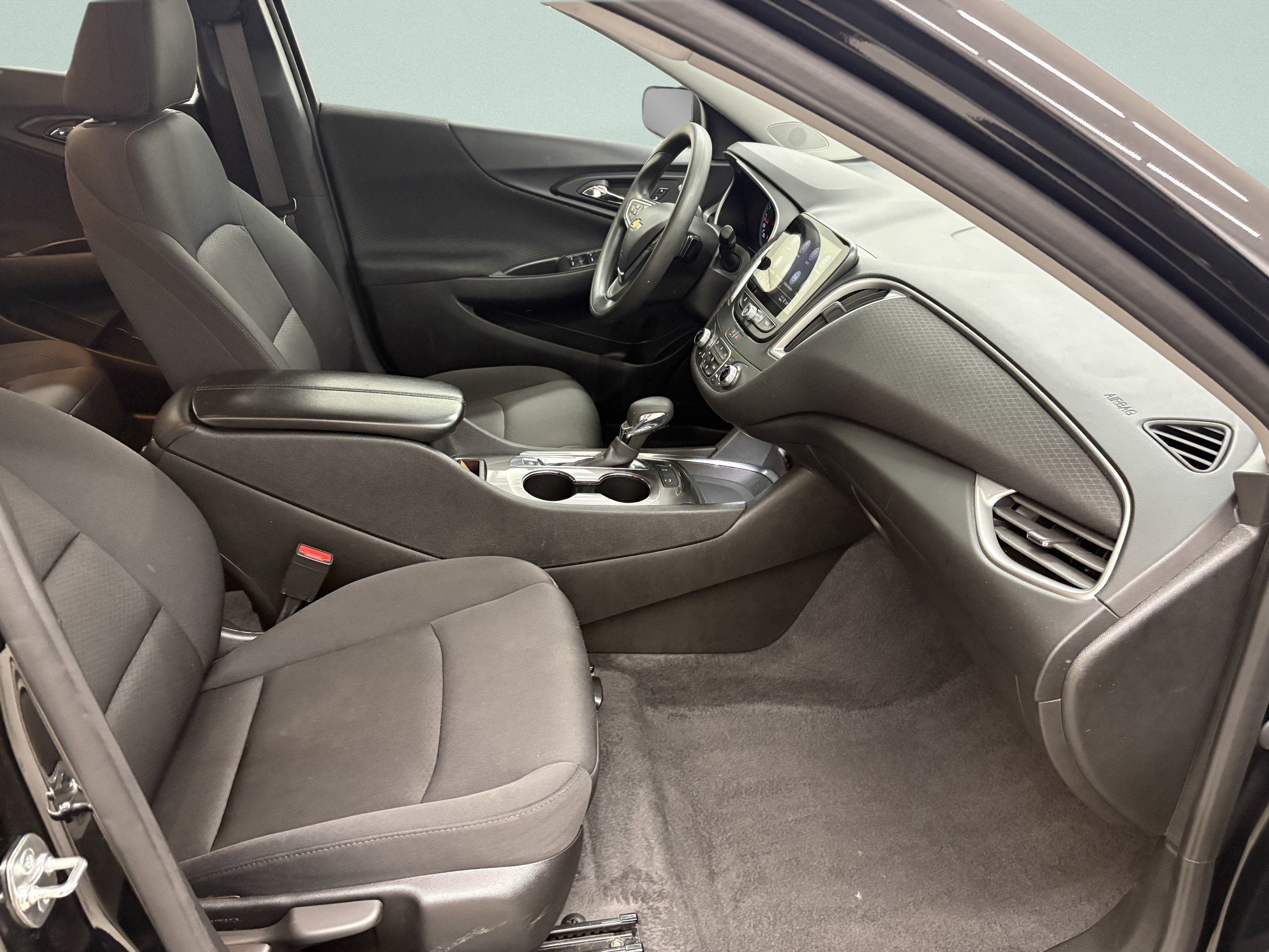Used 2025 Chevrolet Malibu LT FWD image 21