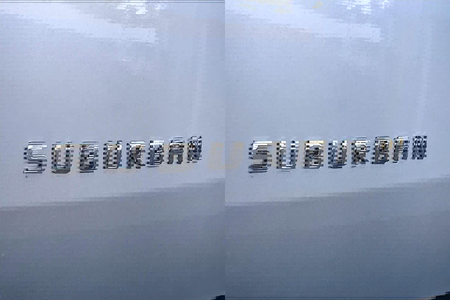 Used 2010 Chevrolet Suburban LT image 9