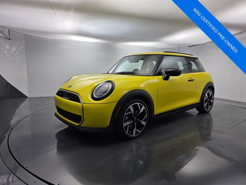 Used 2025 MINI Cooper 2-Door Hardtop FWD image 8