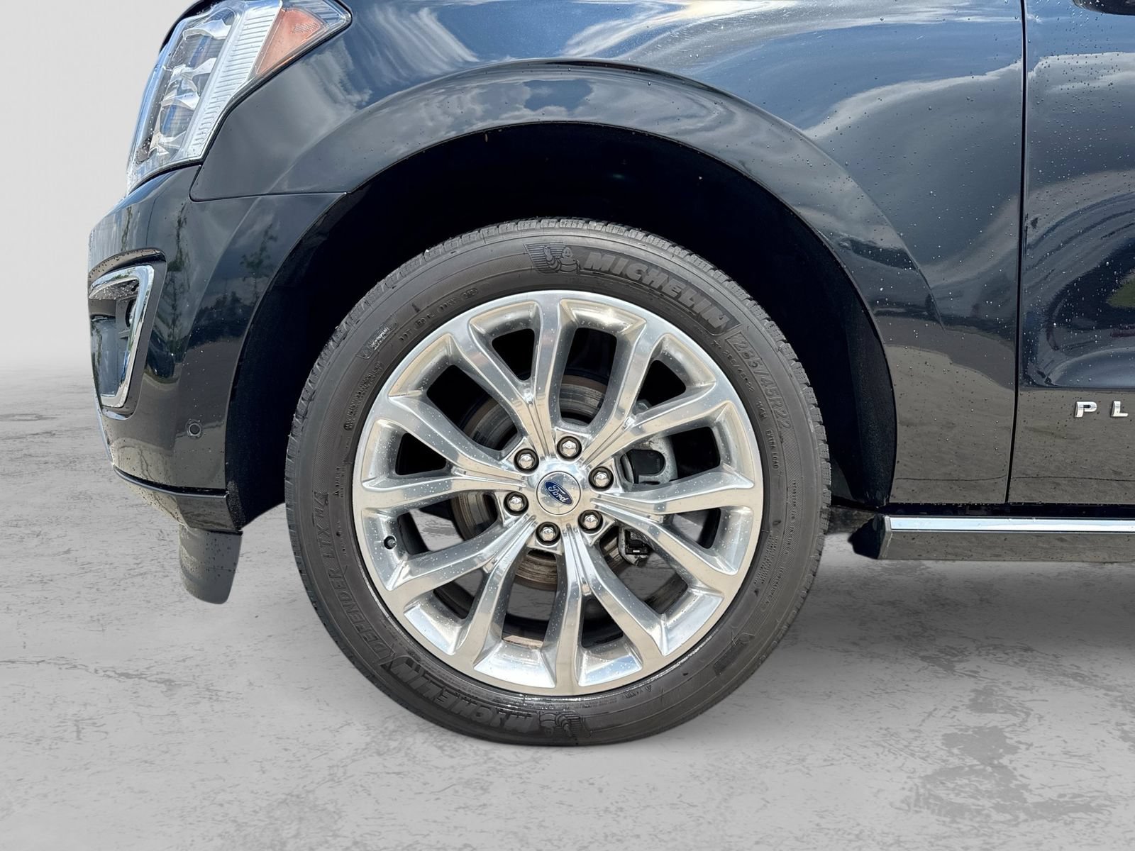 Used 2019 Ford Expedition Platinum AWD/4WD image 16