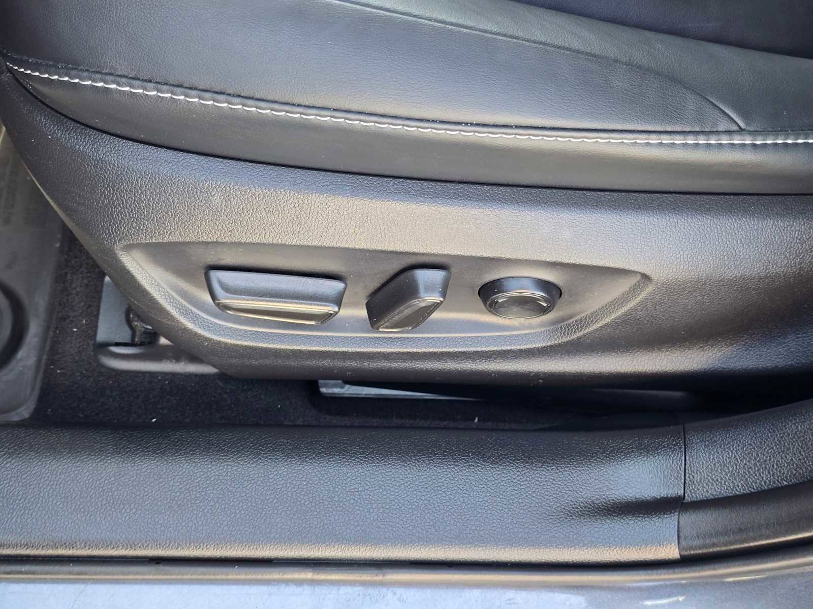 Certified 2022 Toyota Prius Prime Limited image 23