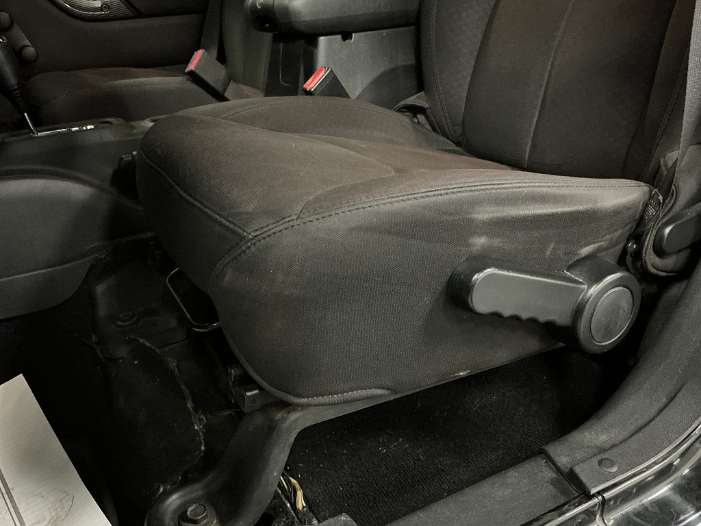Used 2015 Jeep Wrangler Unlimited Sport w/ Max Tow Package AWD/4WD image 17