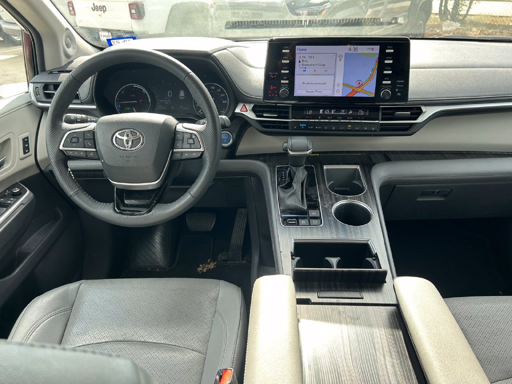 Used 2023 Toyota Sienna Limited AWD/4WD image 18