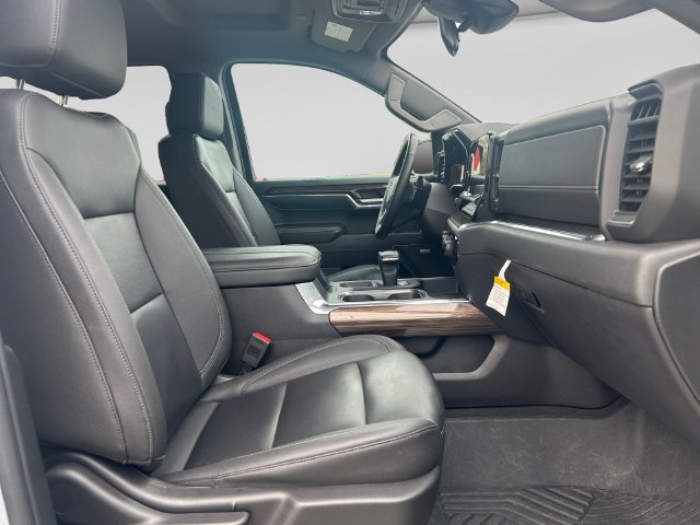 Used 2024 Chevrolet Silverado 1500 LT Trail Boss w/ Convenience Package II AWD/4WD image 14