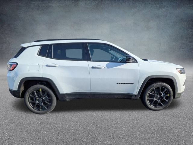 Certified 2026 Jeep Compass Latitude w/ Sun and Sound Group AWD/4WD image 2