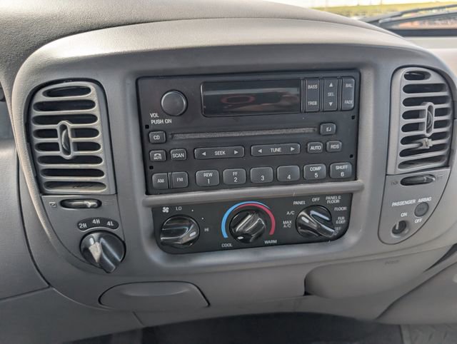 Used 2002 Ford F150 Lariat AWD/4WD image 19