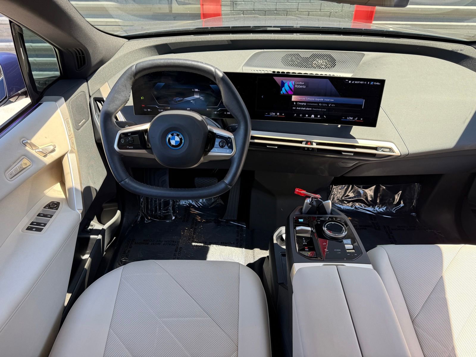 Used 2024 BMW iX xDrive50 w/ Premium Package image 24