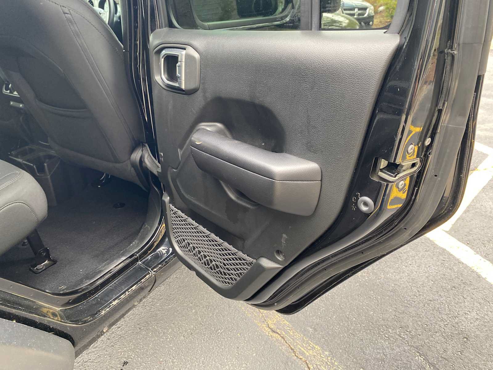 Used 2019 Jeep Wrangler Unlimited Sport S AWD/4WD image 32