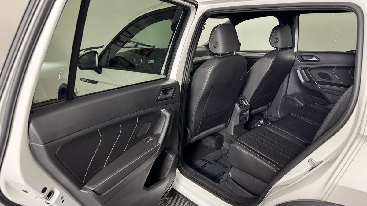 Used 2023 Volkswagen Tiguan SE R-Line AWD/4WD image 27