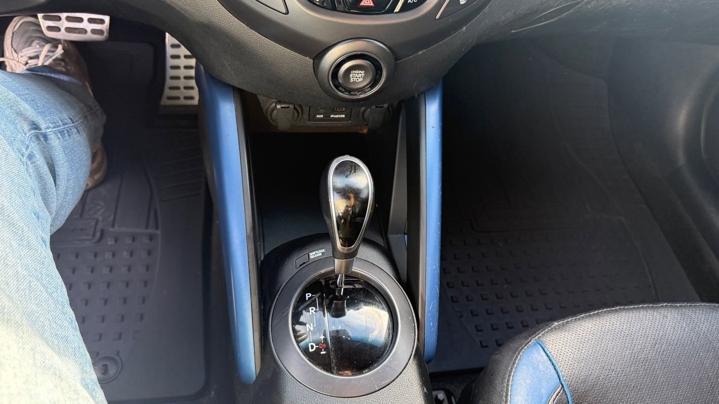 Used 2013 Hyundai Veloster Turbo image 14