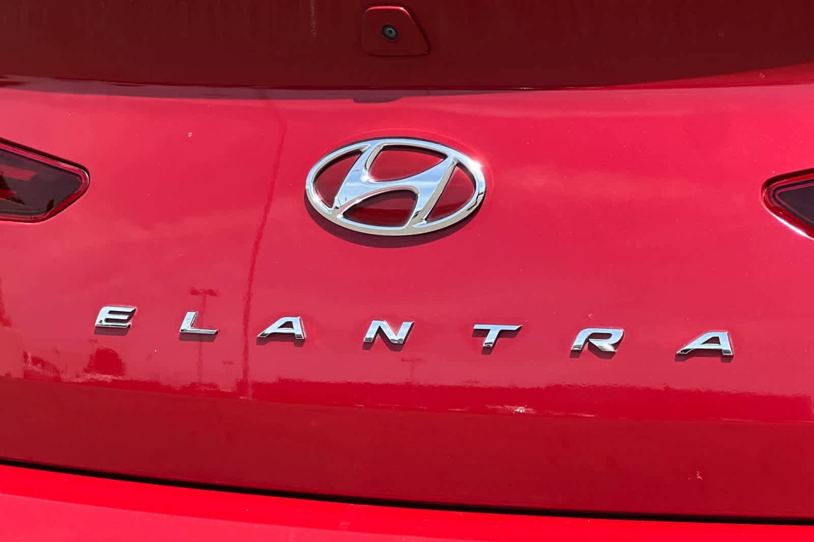 Used 2020 Hyundai Elantra SEL FWD image 29