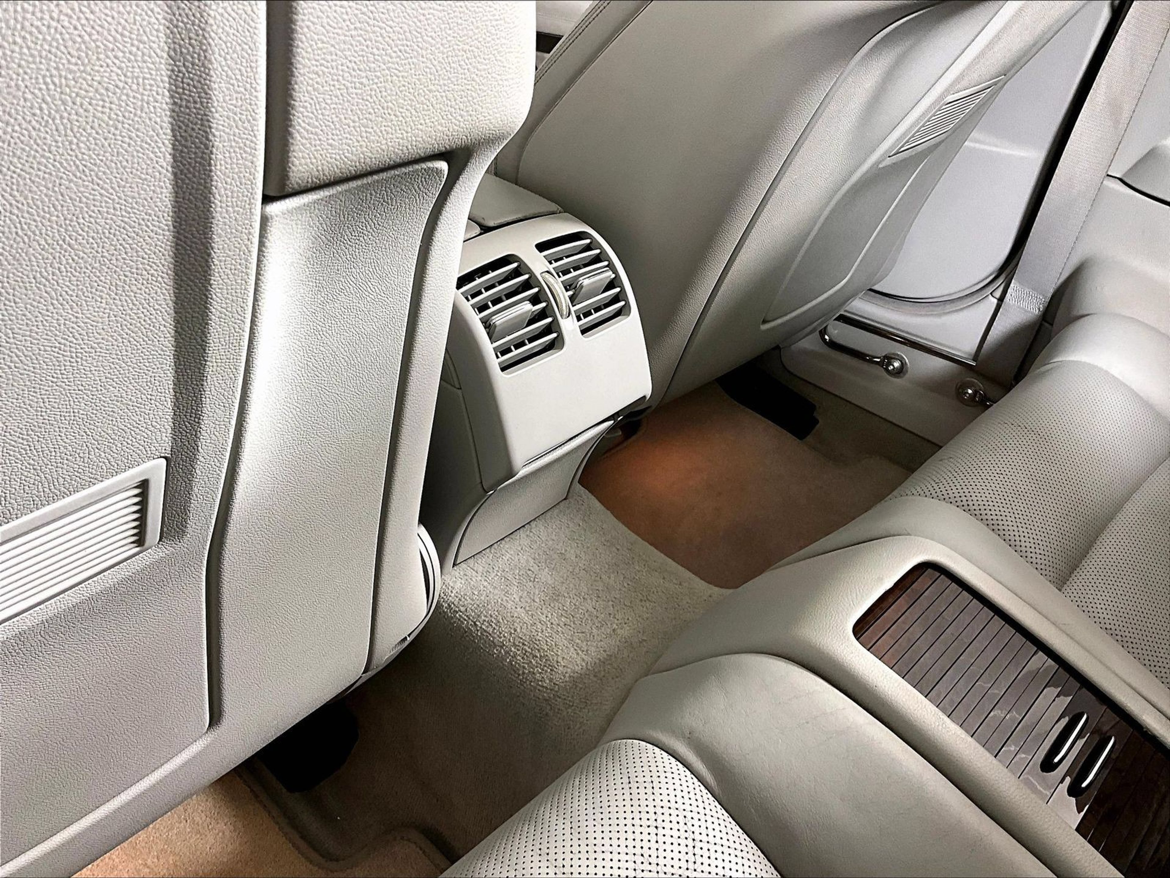 Used 2012 Mercedes-Benz E 550 Cabriolet image 21