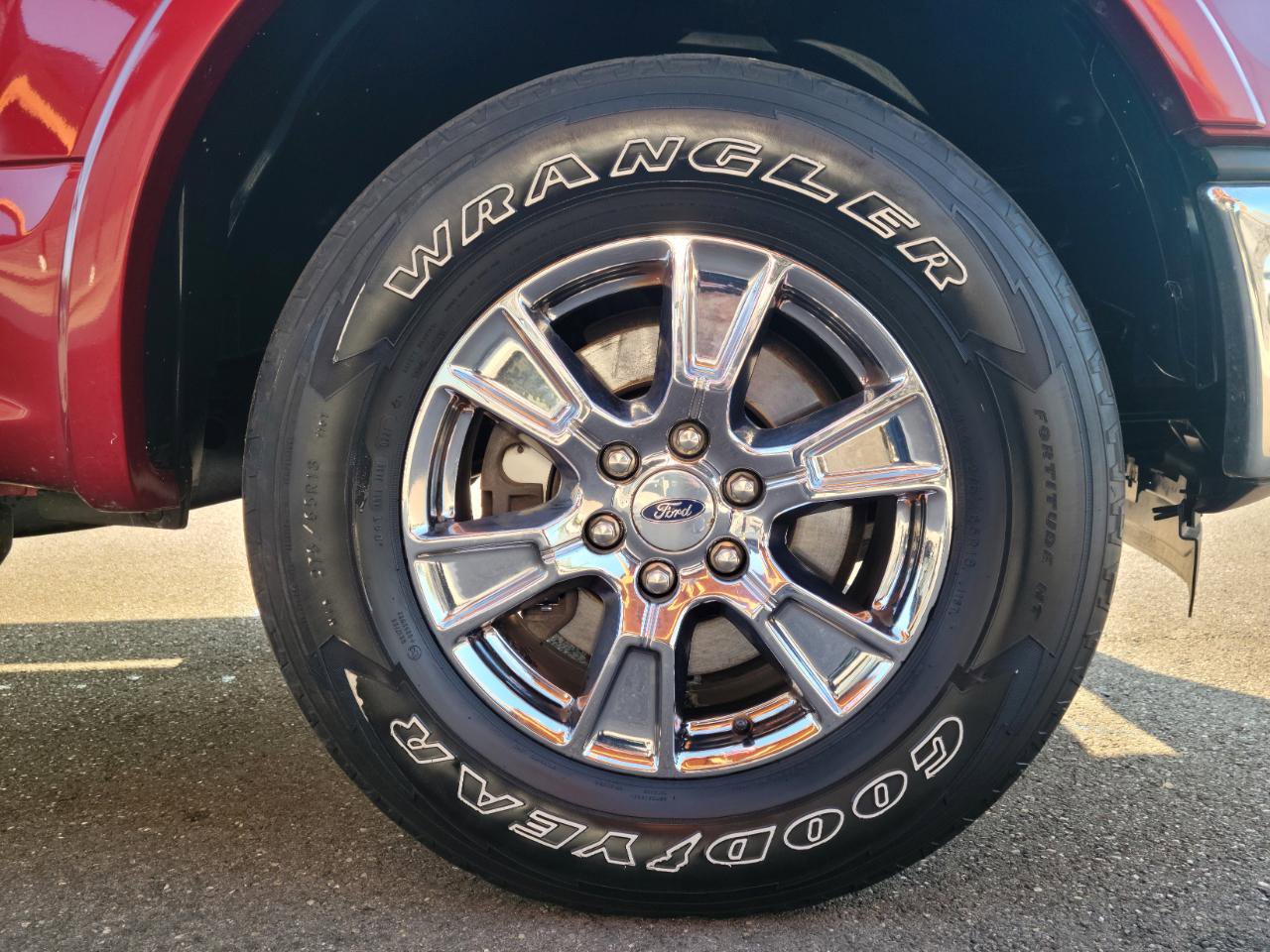 Used 2015 Ford F150 Lariat w/ Equipment Group 502A Luxury AWD/4WD image 21