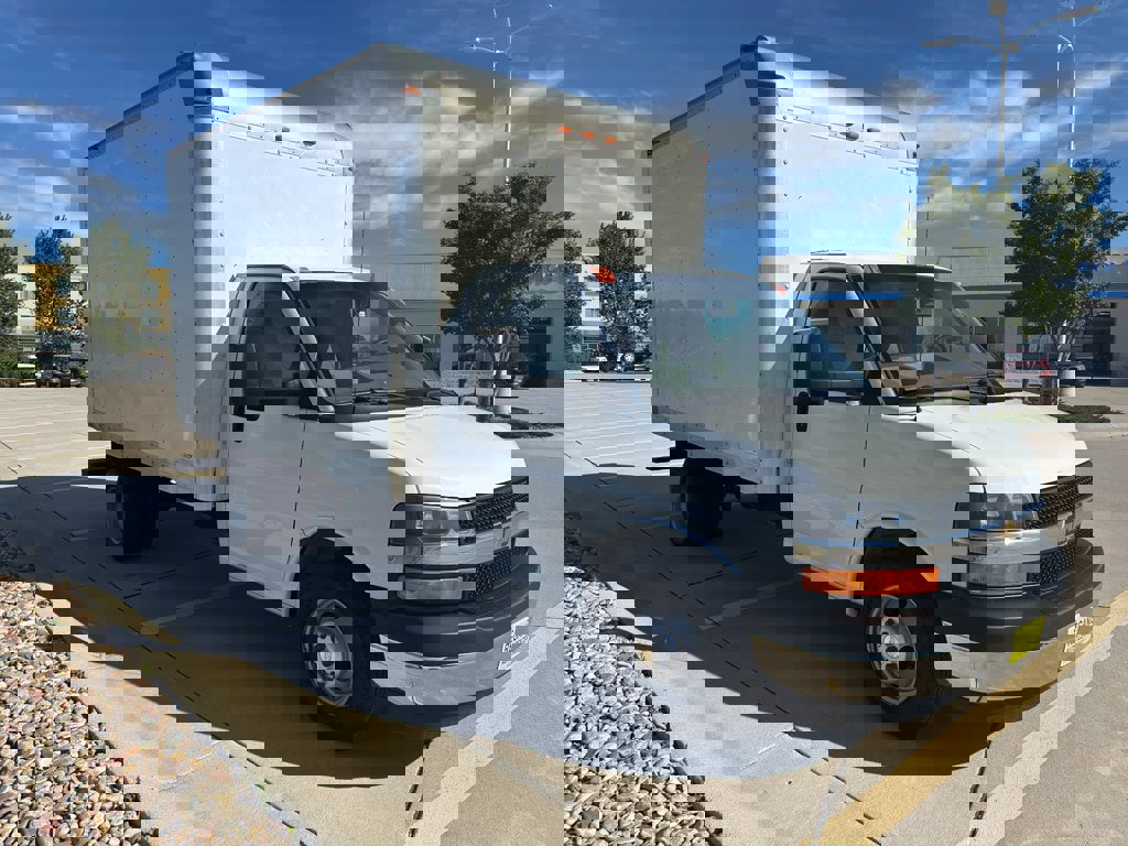 Used 2017 Chevrolet Express 3500 image 6