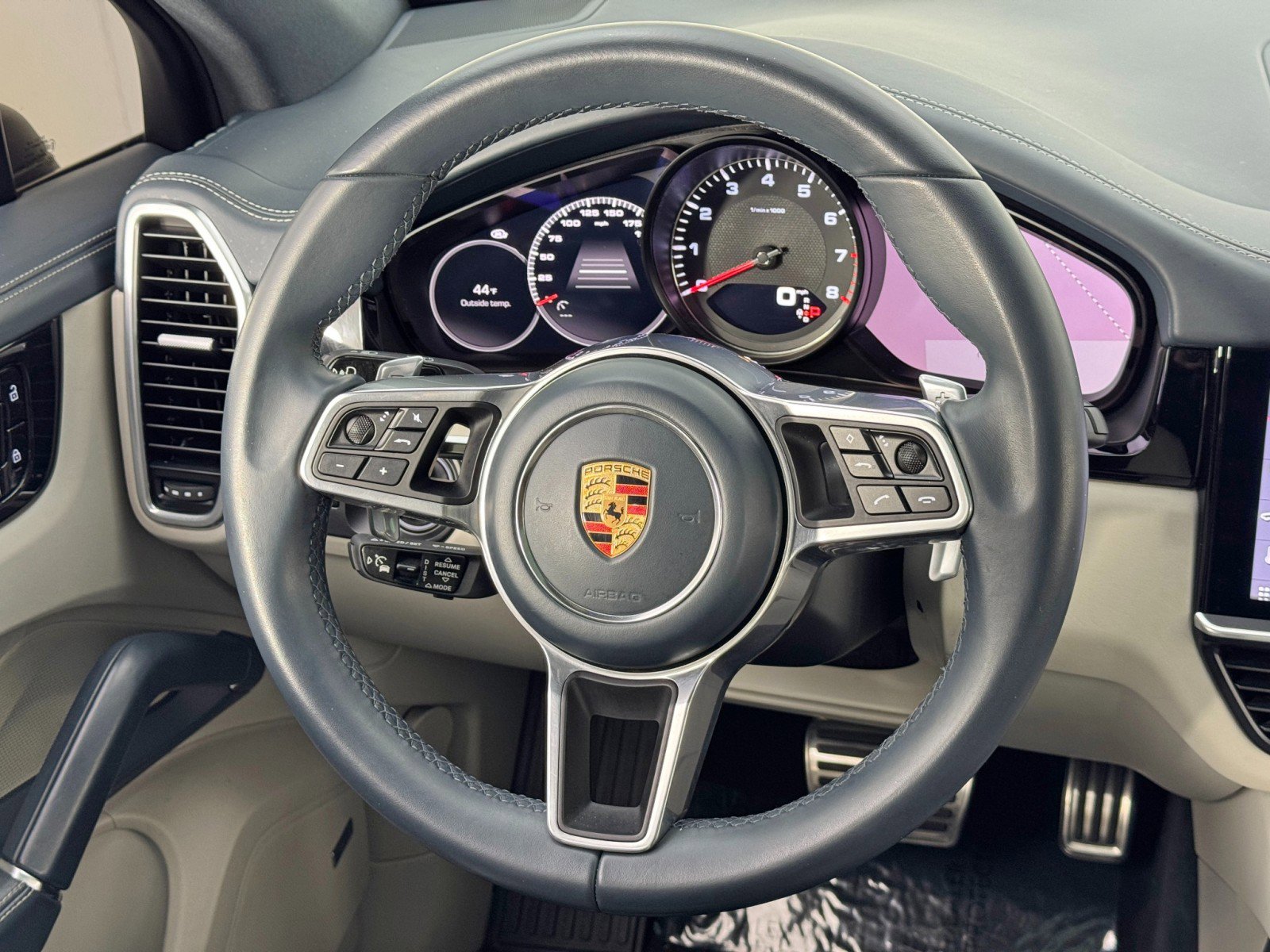 Used 2020 Porsche Cayenne S w/ Premium Package image 21