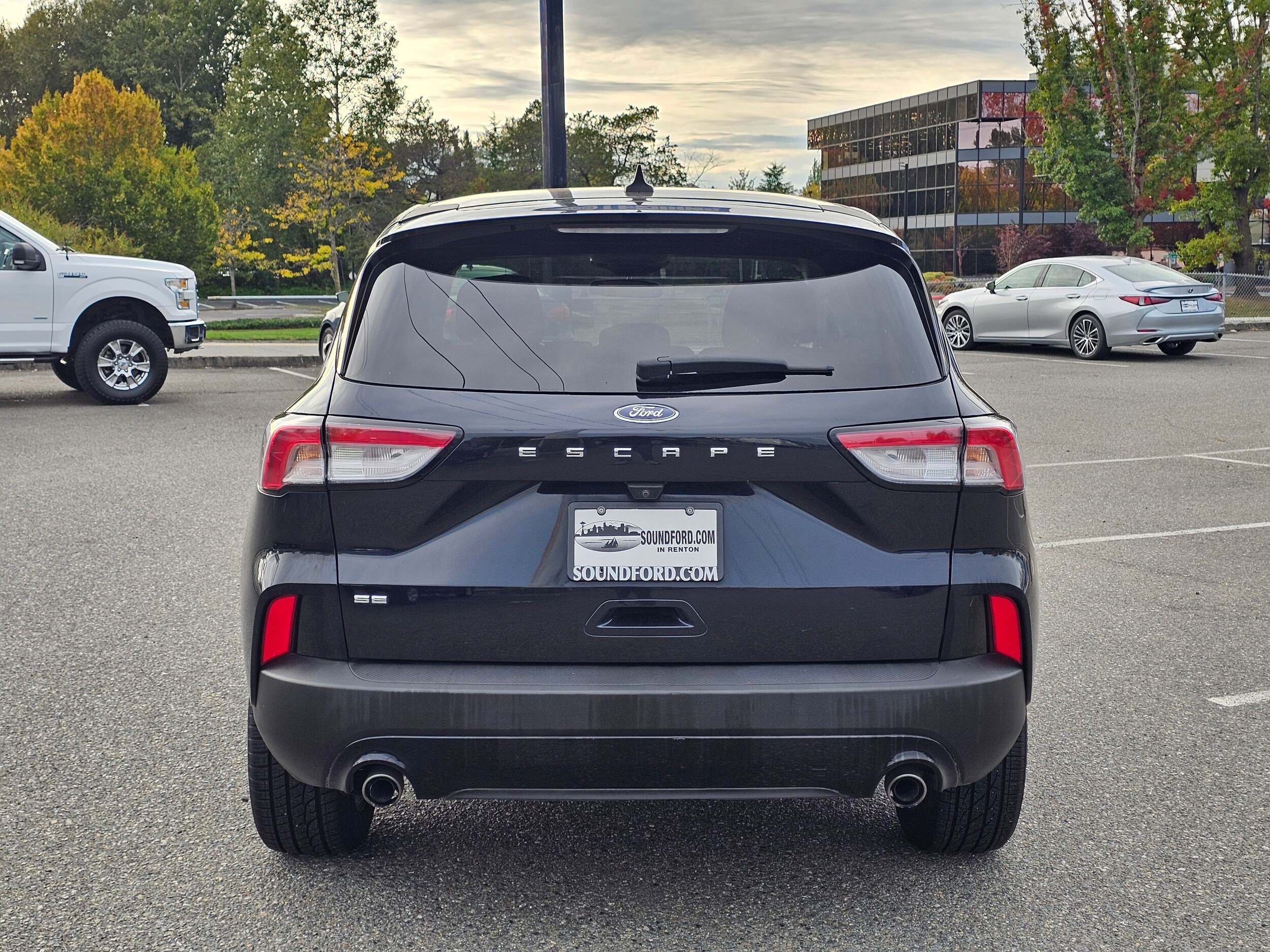 Certified 2021 Ford Escape SE w/ SE Sport Appearance Package FWD image 6