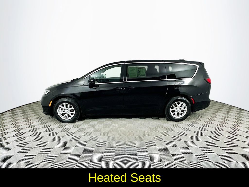 Certified 2025 Chrysler Pacifica Select image 6