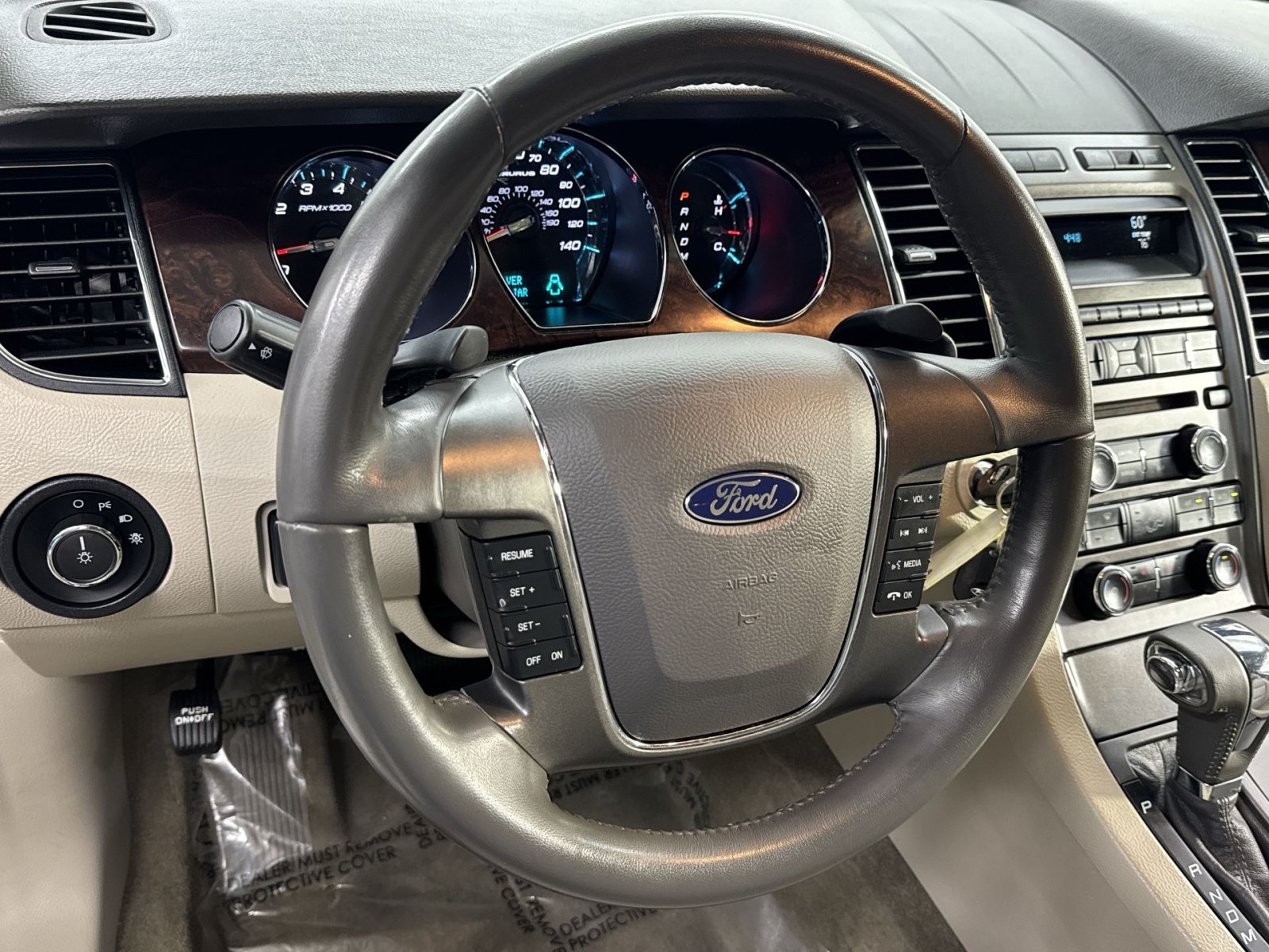 Used 2012 Ford Taurus SEL FWD image 28
