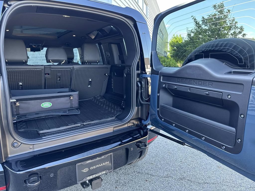 New 2026 Land Rover Defender 110 X-Dynamic SE AWD/4WD image 6