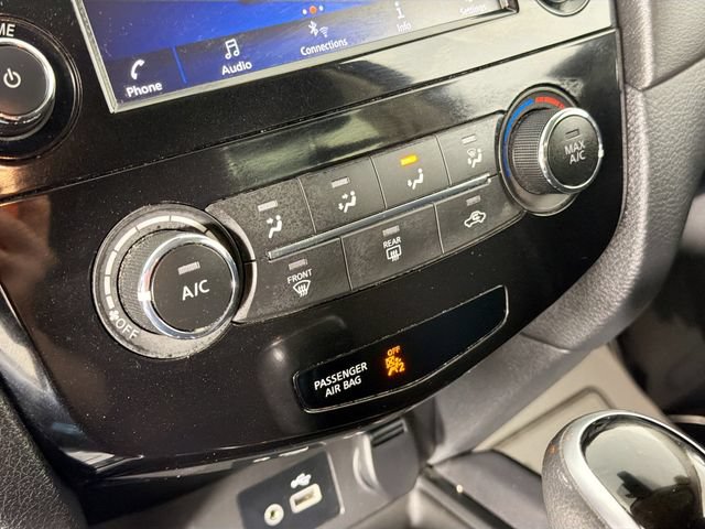 Used 2020 Nissan Rogue SV AWD/4WD image 15