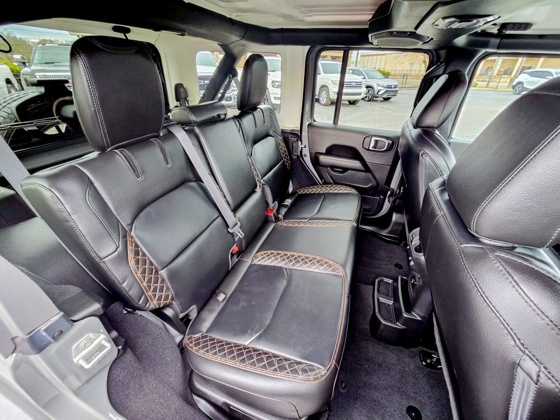 Used 2022 Jeep Wrangler Unlimited Sahara image 34