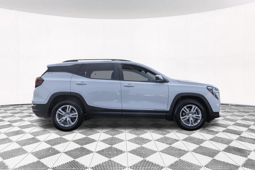Used 2023 GMC Terrain SLE w/ Driver Convenience Package FWD image 11