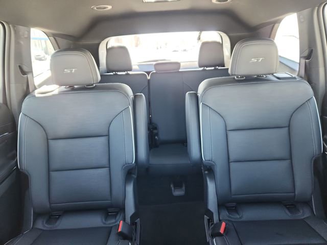 Used 2025 Buick Enclave Sport Touring image 28