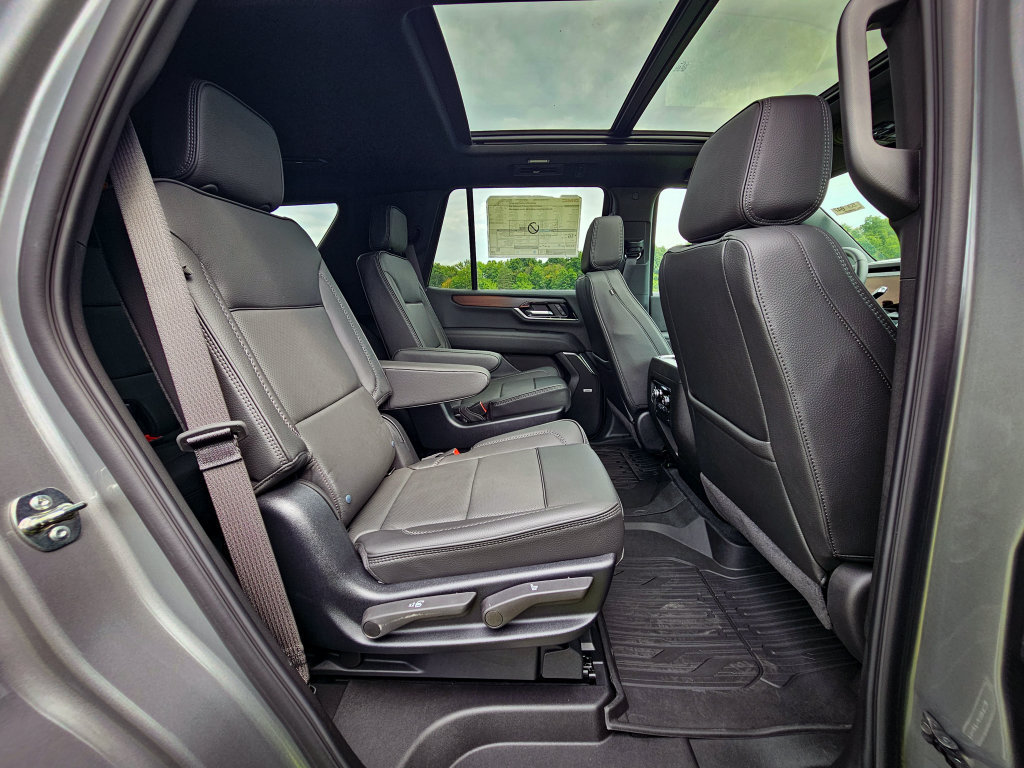 New 2026 GMC Yukon Denali w/ Sun & Power Step Package AWD/4WD image 49
