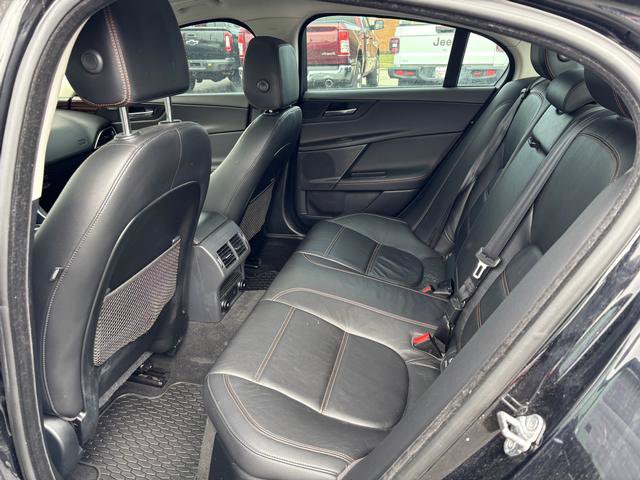 Used 2018 Jaguar XE Prestige image 11